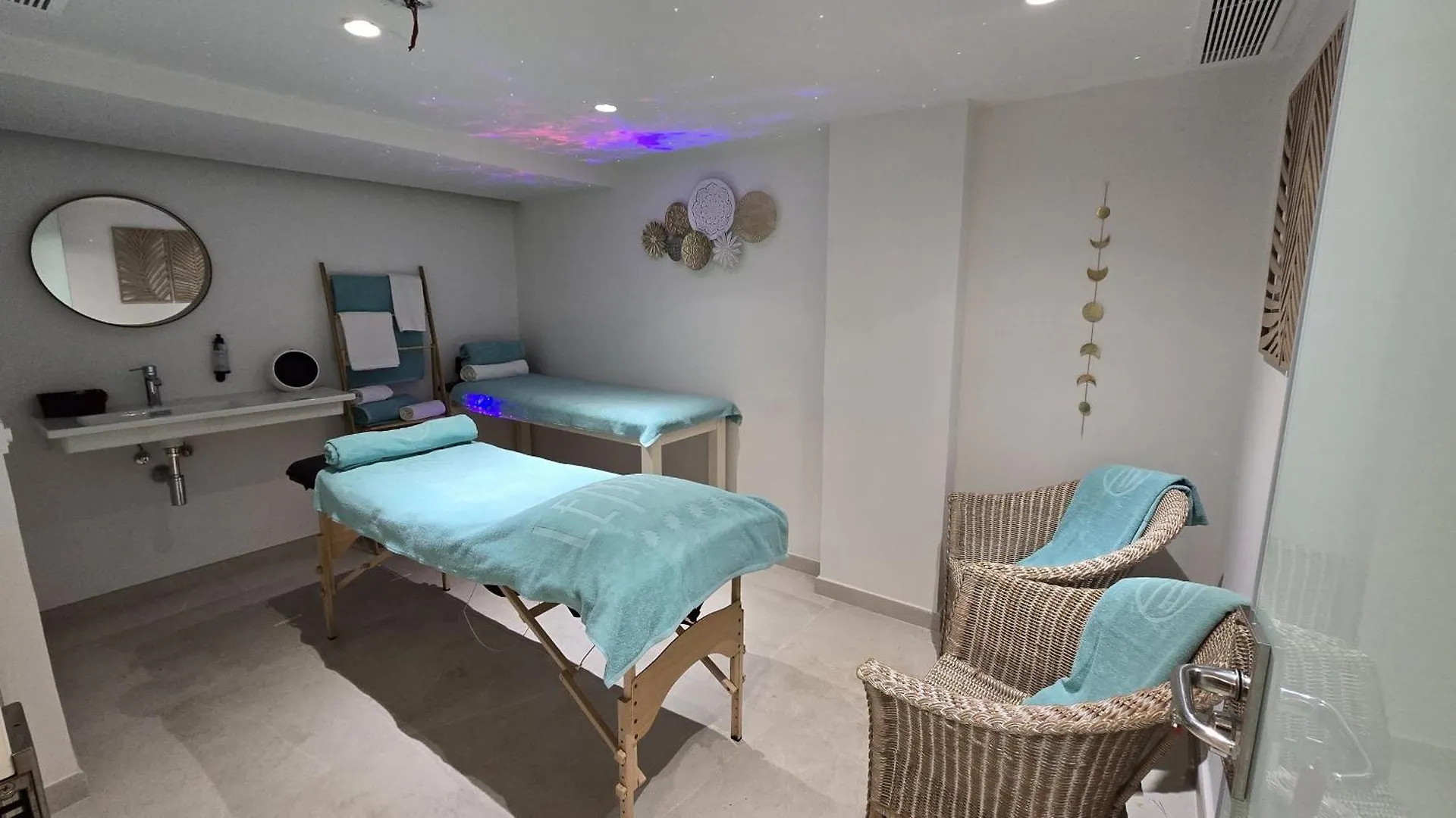 Leman Hotel Y Apartamentos 帕尔马海滩