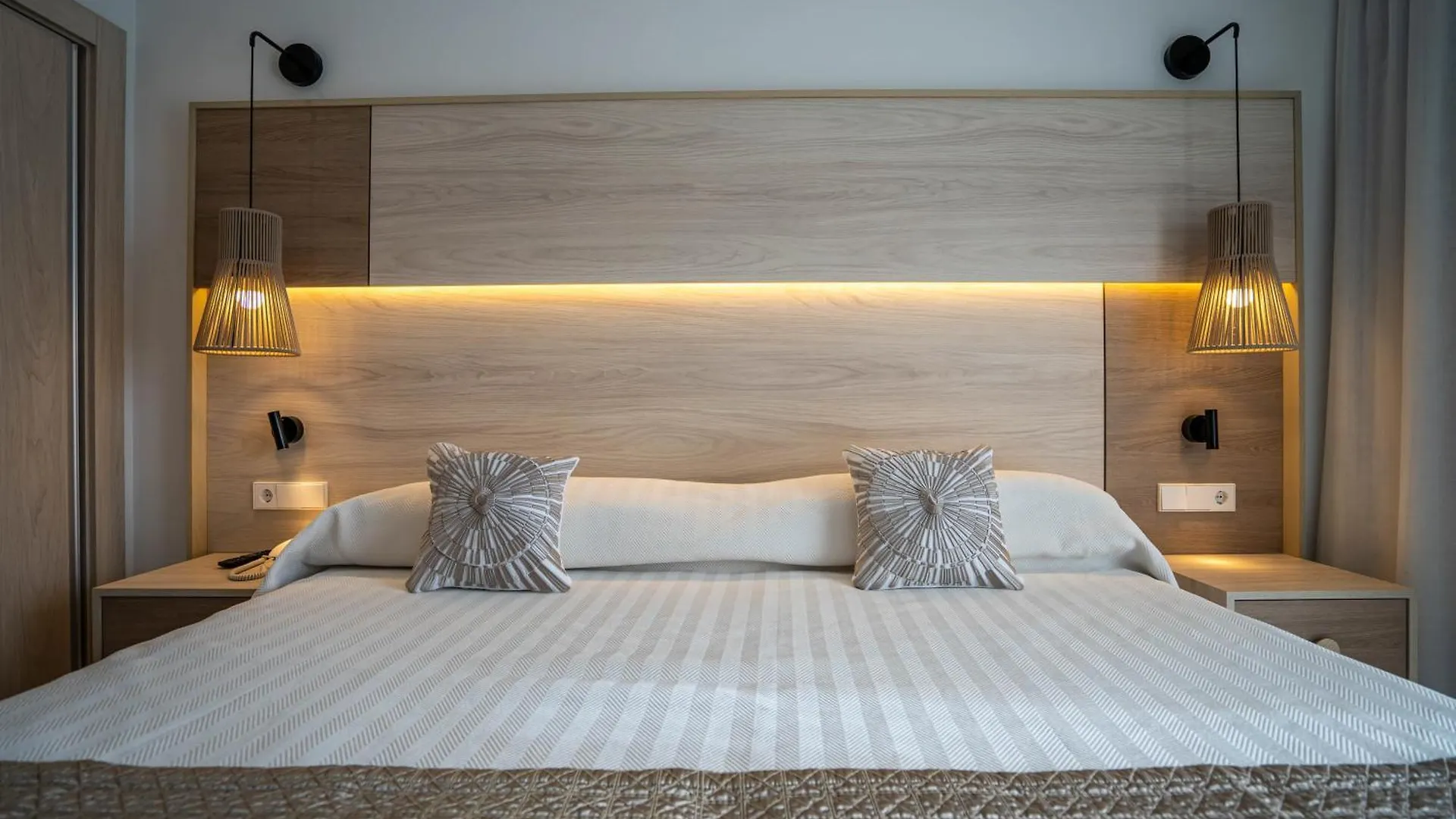 Leman Hotel Y Apartamentos 帕尔马海滩 公寓式酒店