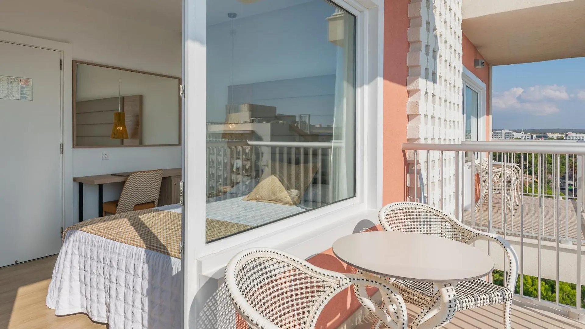 Leman Hotel Y Apartamentos 帕尔马海滩 公寓式酒店
