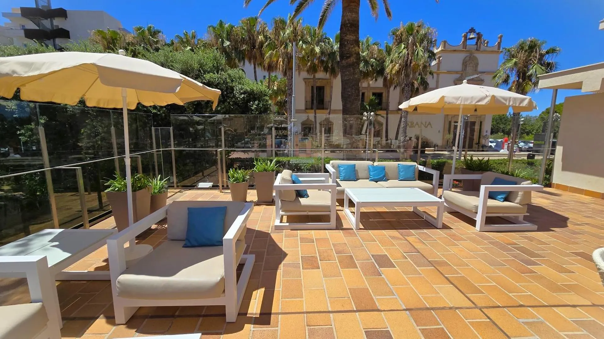 公寓式酒店 Leman Hotel Y Apartamentos 帕尔马海滩